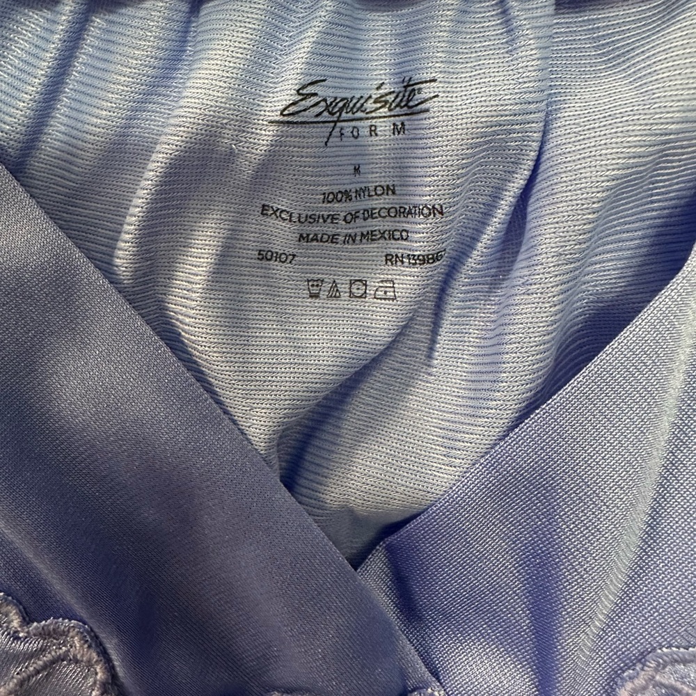 Exquisite Form Sleepwear bundle sz Med - Picture 7 of 7